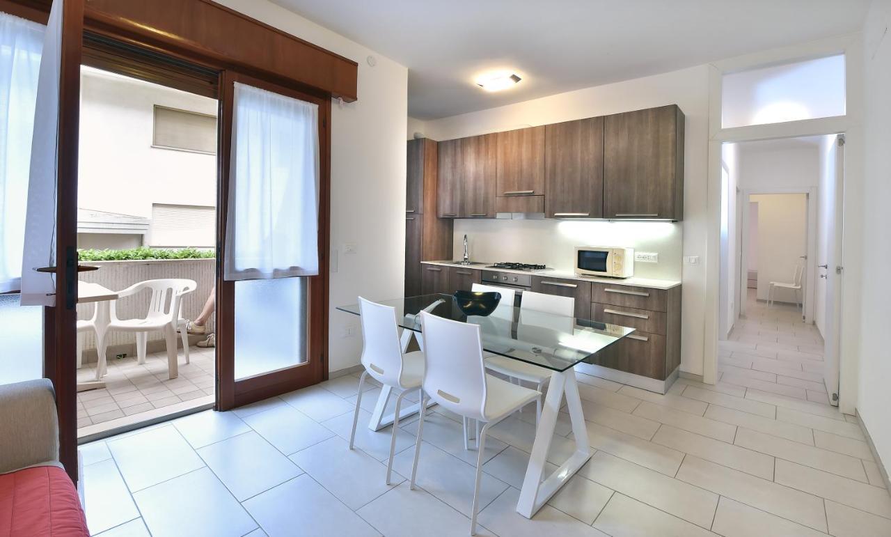 Villa Rosa Lignano Sabbiadoro Bagian luar foto